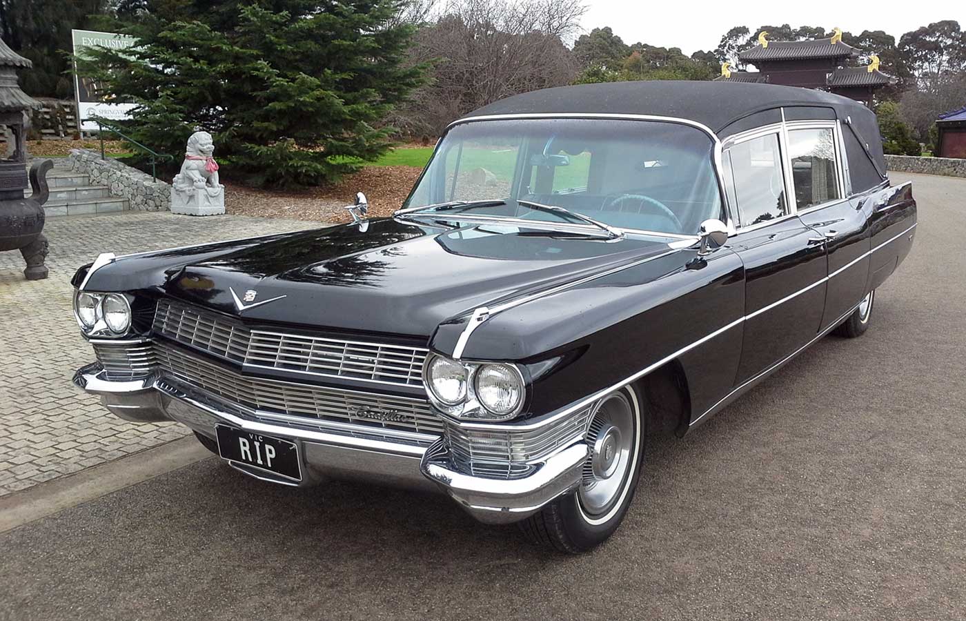 Arranging A Funeral hearse01