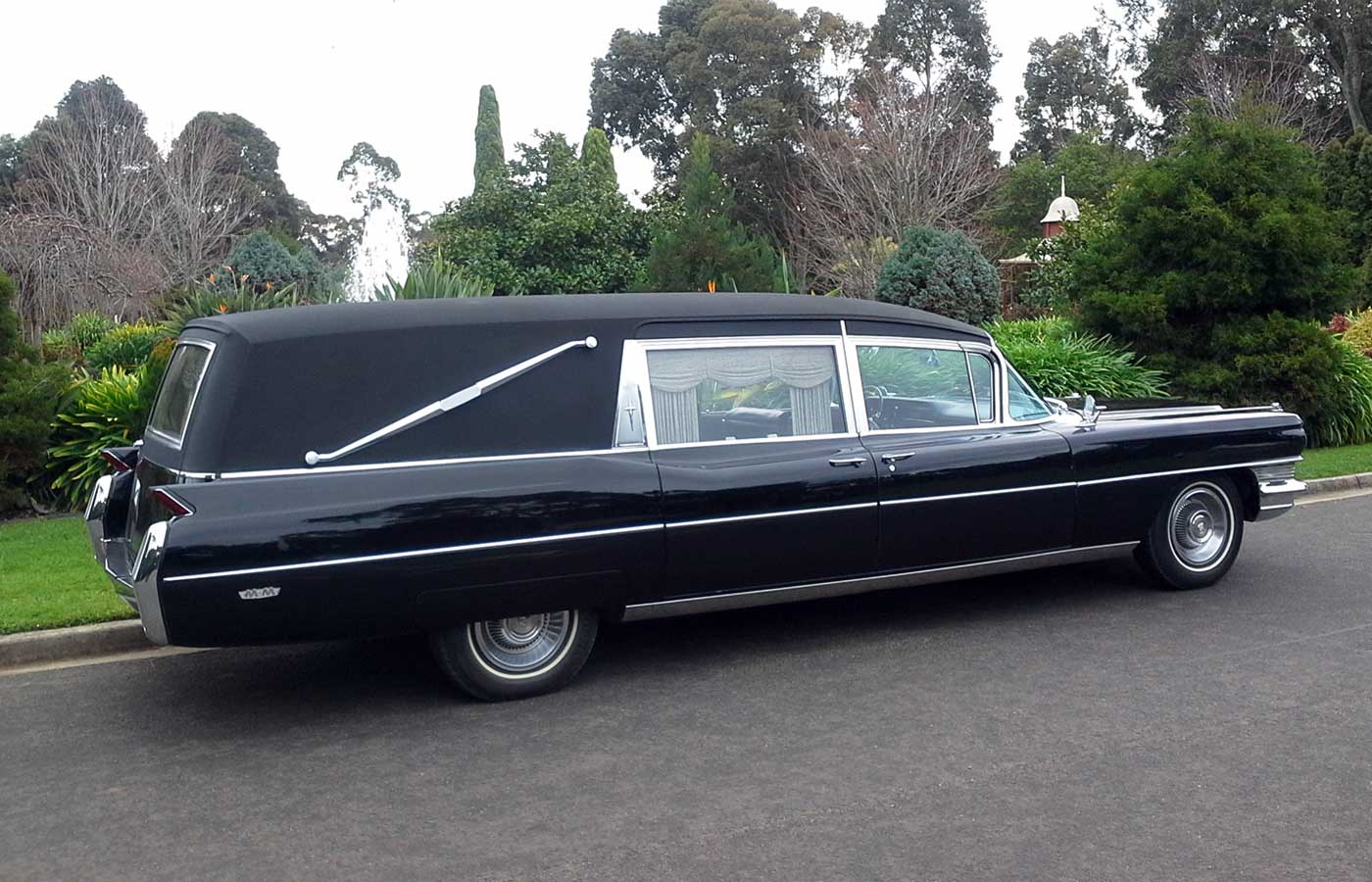 Arranging A Funeral hearse02