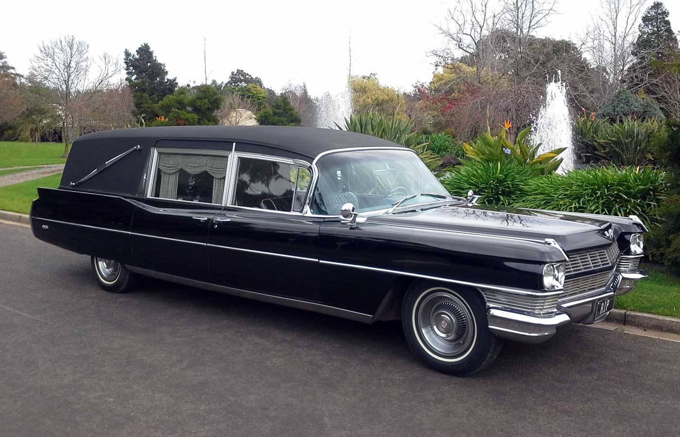Arranging A Funeral hearse03